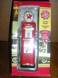 Fire Chief Gas Pump Bank with the Globe that flashes - Click Image to Close